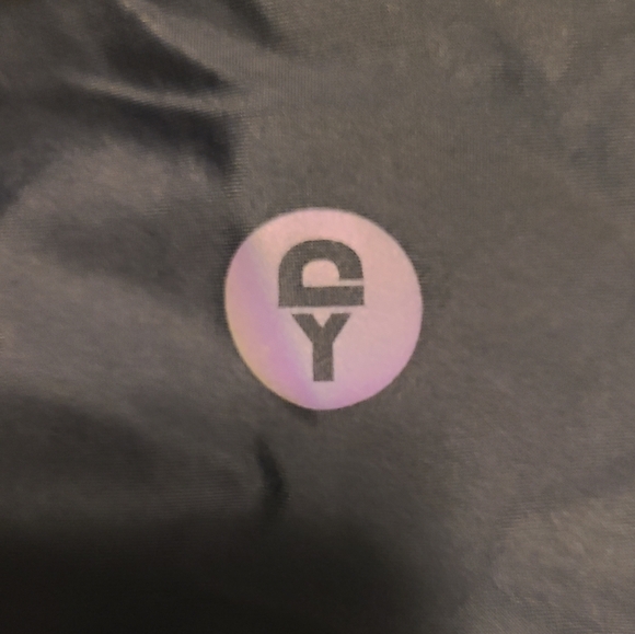 Yoga Democracy Capri Leggings - Picture 4 of 4